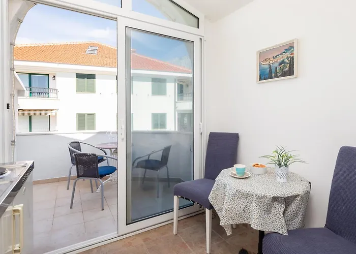 Magnolia Center 1 Makarska