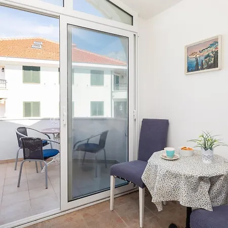 Magnolia Center 1 Makarska