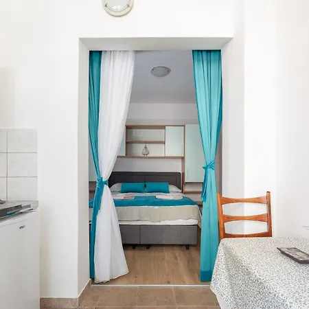 Magnolia Center 1 Makarska