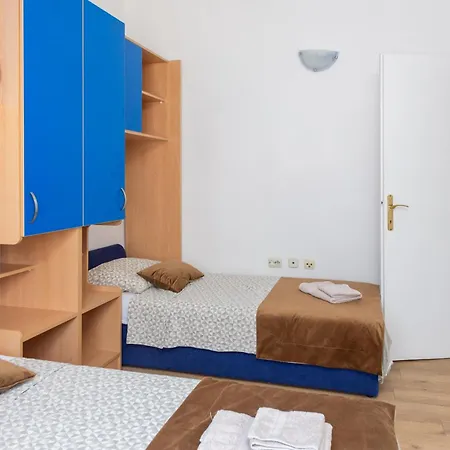 Magnolia Center 1 * Макарська