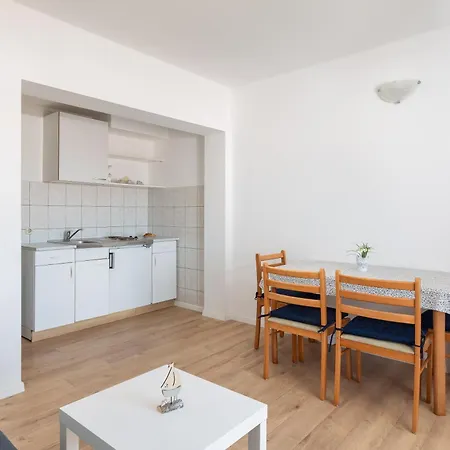 Magnolia Center 1 * Makarska