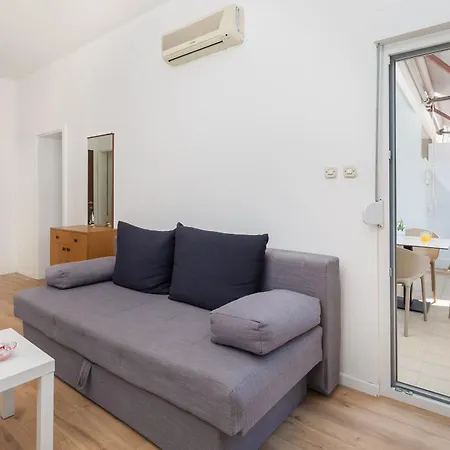 Magnolia Center 1 Makarska