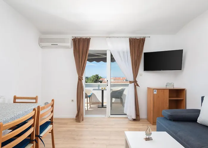 Magnolia Center 1 * Makarska