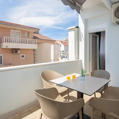 Magnolia Center 1 מאקרסקה